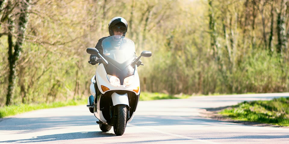 trouvez la meilleure assurance moto à la réunion avec des tarifs compétitifs et une couverture complète. obtenez une protection fiable pour votre moto avec notre service d'assurance expert.