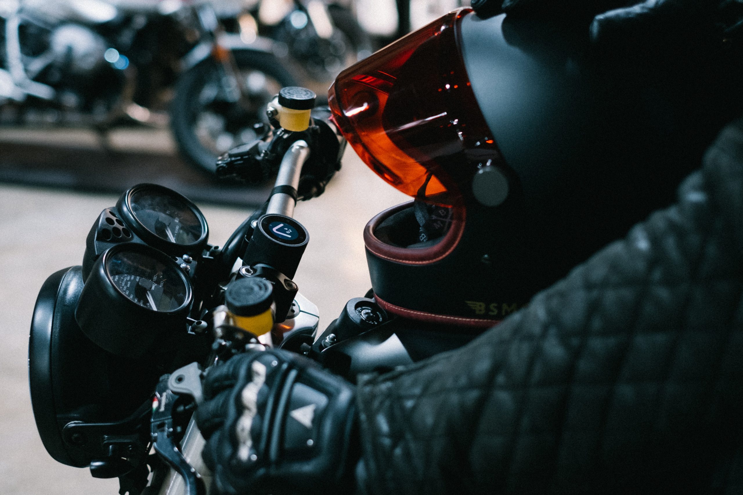 découvrez la meilleure assurance moto à la réunion pour rouler en toute sécurité avec des garanties adaptées à vos besoins.