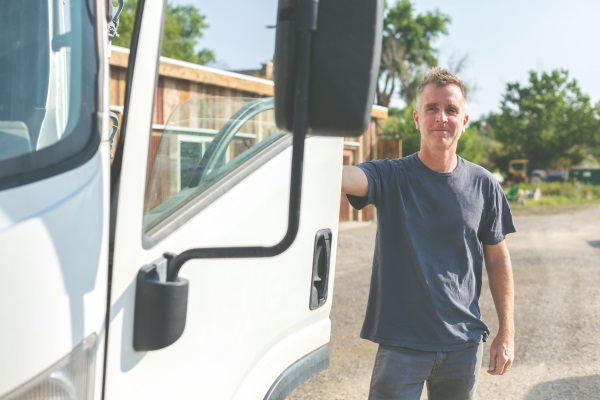 découvrez notre assurance utilitaire collection, spécialement conçue pour protéger vos véhicules anciens et de collection. profitez d'une couverture adaptée à vos besoins, avec des garanties personnalisées et un service client de qualité. protégez votre investissement avec sérénité.