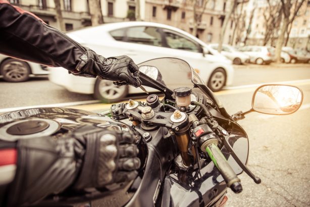 découvrez nos solutions d'assurance auto et moto adaptées à tous vos besoins. protégez votre véhicule avec des garanties sur mesure, des tarifs compétitifs et un service client attentif. obtenez votre devis gratuit dès aujourd'hui!