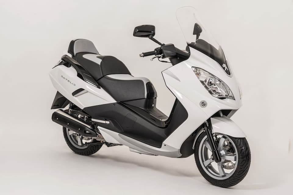 découvrez nos offres d'assurances pour scooter 125, adaptées à vos besoins et à votre budget. protégez votre deux-roues avec des garanties complètes et une assistance 24/7. comparez les tarifs et profitez de nos conseils pour choisir la couverture idéale.