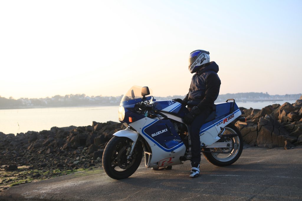 découvrez comment faire le meilleur choix d'assurance pour votre moto ancienne. comparez les options, les garanties et les tarifs pour assurer votre véhicule avec des couvrantes adaptées à son caractère unique.