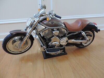 découvrez nos promotions exceptionnelles sur les motos harley-davidson ! ne manquez pas l'occasion d'acquérir votre rêve à prix réduit. offres limitées, visitez notre site pour en profiter dès maintenant !