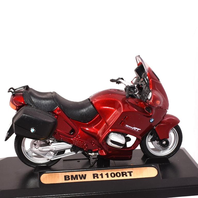 découvrez notre collection de motos miniatures au 1/18, alliant détails incroyables et passion pour le motocyclisme. parfaites pour les collectionneurs et les amateurs de véhicules miniatures, ces reproductions fidèles sauront séduire tous les passionnés.