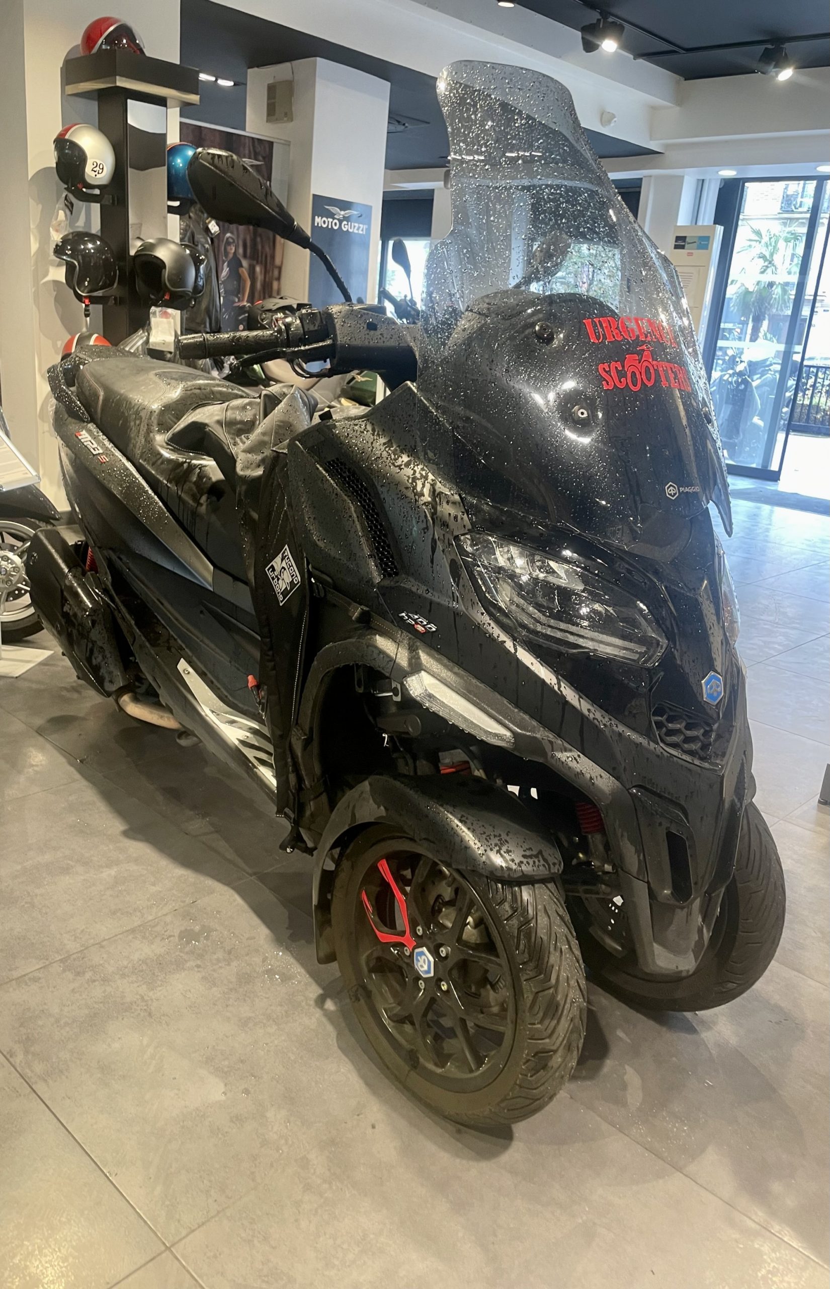 découvrez notre assurance scooter mp3 400 adaptée à vos besoins. protégez votre véhicule tout en bénéficiant d'une couverture complète et d'assistance routière. obtenez un devis en ligne rapide et profitez de tarifs compétitifs.