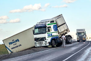 découvrez nos solutions d'assurance poids lourds adaptées aux professionnels du transport. protégez votre flotte avec des garanties complètes, un service personnalisé et une assistance dédiée pour garantir la sécurité de votre activité.