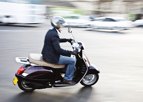 découvrez notre guide complet sur l'assurance scooter 50. obtenez des conseils pratiques pour choisir la meilleure couverture, comparez les offres et comprenez les garanties essentielles pour rouler en toute sécurité.