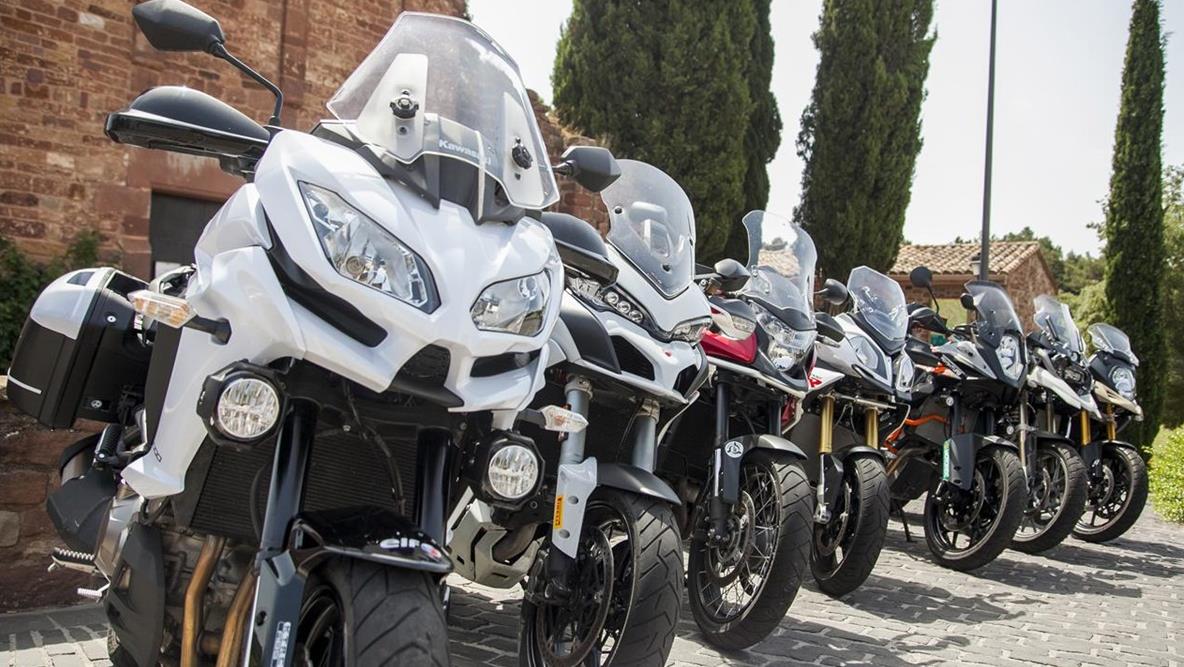 découvrez les motos investissantes : des modèles alliant performance, style et rentabilité. plongez dans l'univers des motos qui prennent de la valeur avec le temps, tout en offrant une expérience de conduite inégalée. explorez notre sélection et faites le choix d'un investissement passionnant.