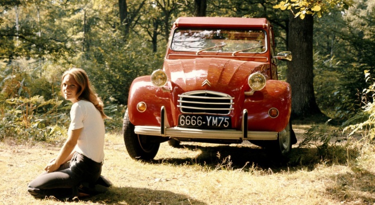 découvrez nos solutions d'assurance adaptées aux véhicules de collection. protégez votre trésor avec une couverture complète et des garanties sur mesure, pour que vous rouliez l'esprit tranquille.